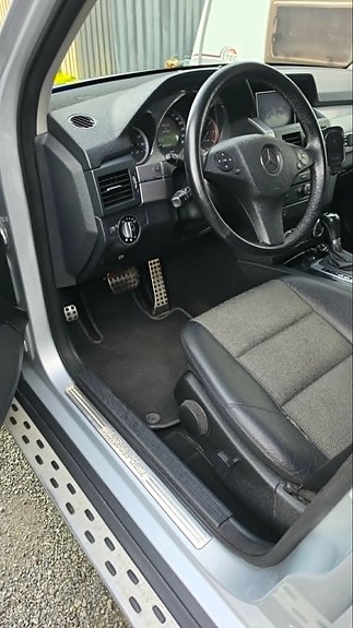 Mercedes-Benz GLK220 14 of 19