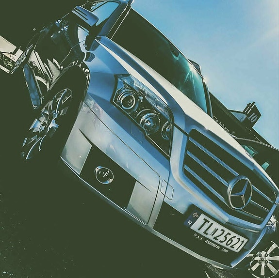 Mercedes-Benz GLK220 2 of 19