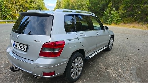 Mercedes-Benz GLK220 8 of 19