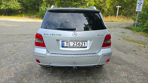 Mercedes-Benz GLK220 9 of 19