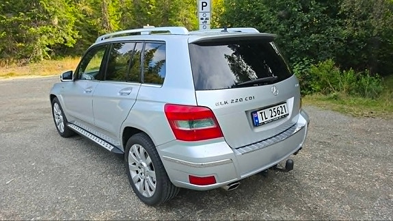 Mercedes-Benz GLK220 10 of 19