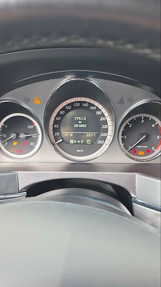 Mercedes-Benz GLK220 13 of 19