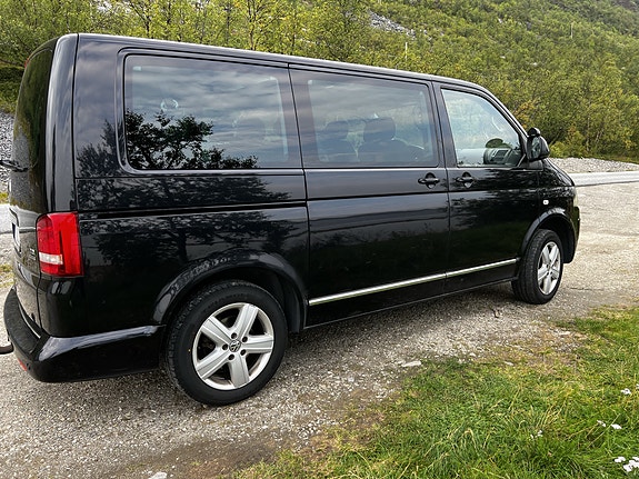 Volkswagen Caravelle 10 of 17