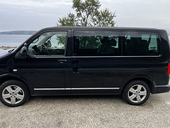 Volkswagen Caravelle 5 of 17