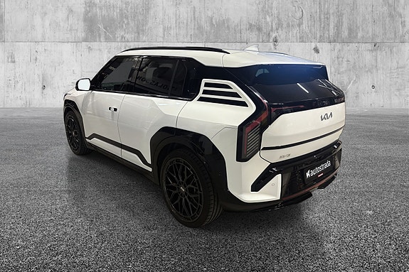 Kia EV3 7 of 18