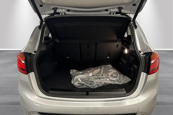 BMW 225xe 5 of 24