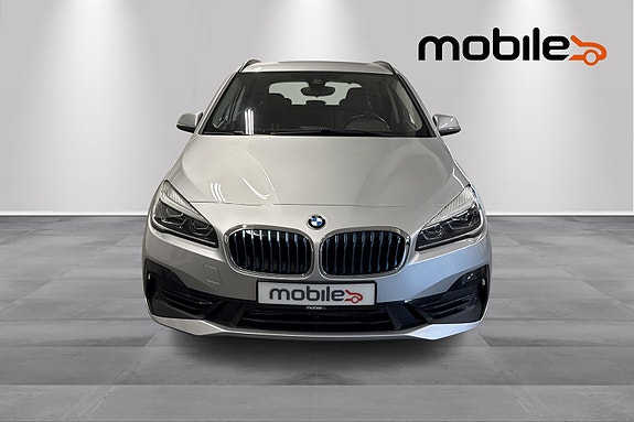 BMW 225xe 18 of 24