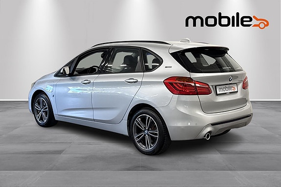 BMW 225xe 21 of 24
