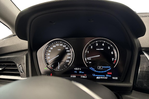 BMW 225xe 10 of 24