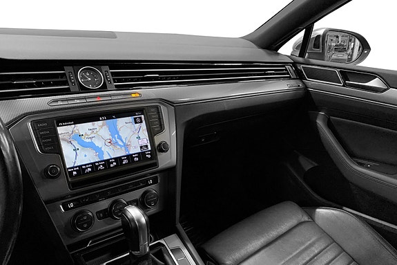 Volkswagen Passat Alltrack 12 of 14