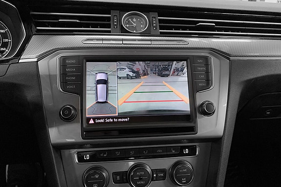 Volkswagen Passat Alltrack 9 of 14