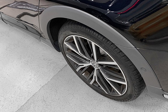 Volkswagen Passat Alltrack 13 of 14