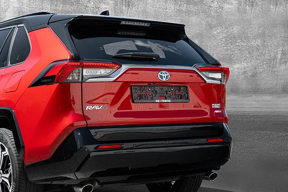 Toyota RAV4 Plug-in Hybrid 6 of 30