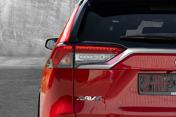 Toyota RAV4 Plug-in Hybrid 8 of 30
