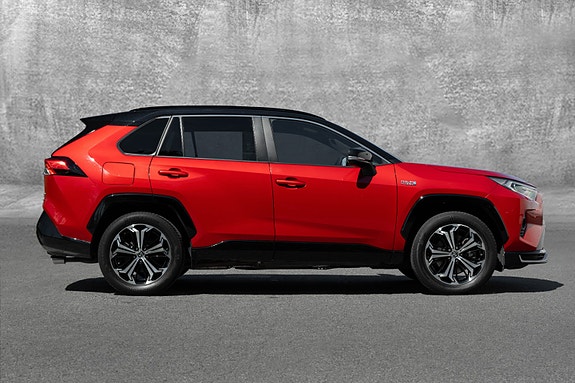 Toyota RAV4 Plug-in Hybrid 10 of 30