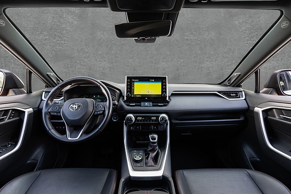 Toyota RAV4 Plug-in Hybrid 15 of 30