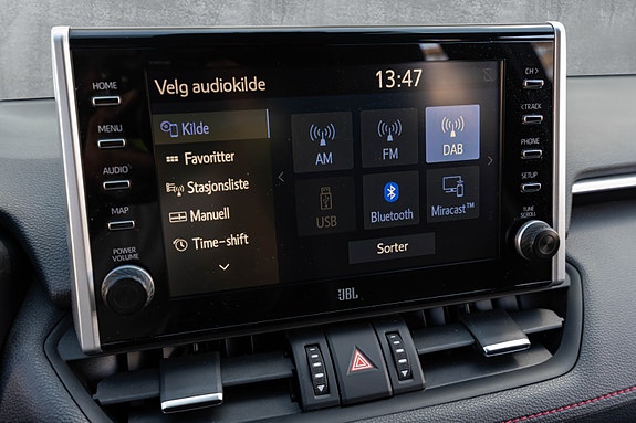 Toyota RAV4 Plug-in Hybrid 27 of 30