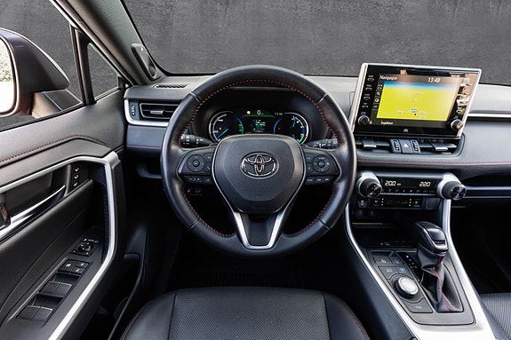 Toyota RAV4 Plug-in Hybrid 17 of 30