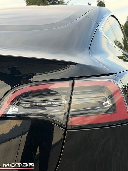 Tesla Model 3 9 of 30
