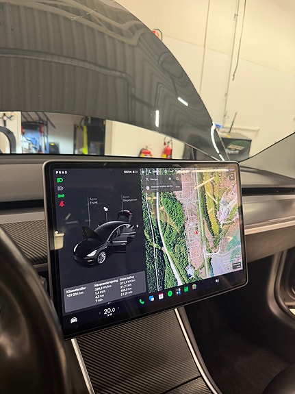 Tesla Model 3 22 of 30