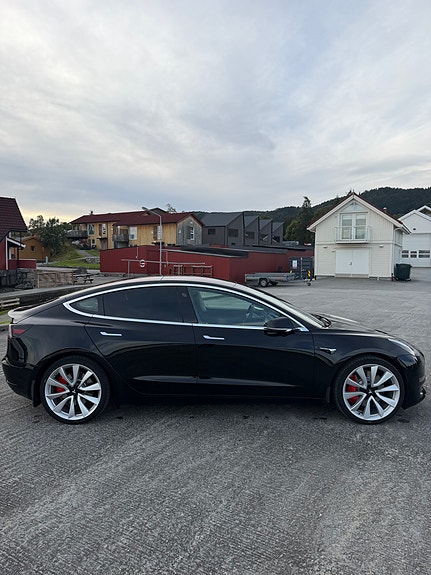 Tesla Model 3 6 of 30