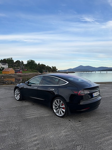 Tesla Model 3 3 of 30