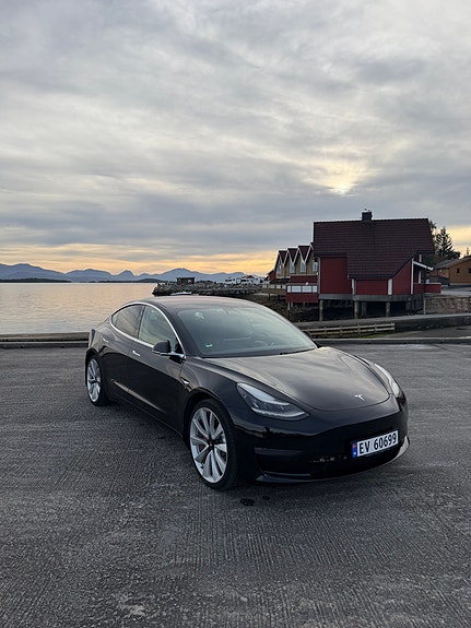 Tesla Model 3 7 of 30