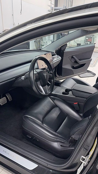 Tesla Model 3 20 of 30