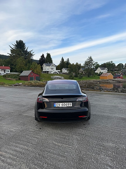 Tesla Model 3 4 of 30