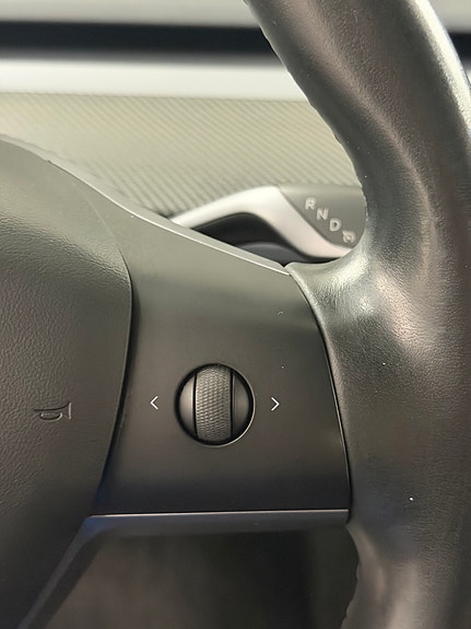 Tesla Model 3 29 of 30