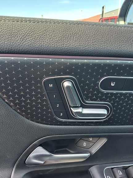 Mercedes-Benz EQA300 6 of 6