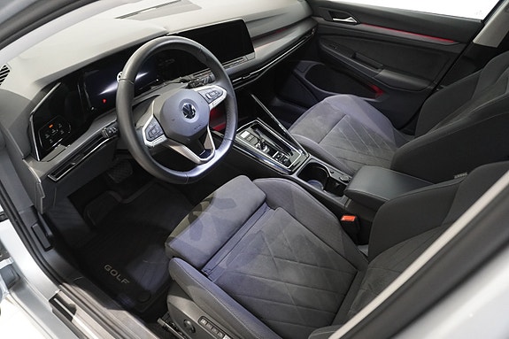 Volkswagen Golf VIII 8 of 30