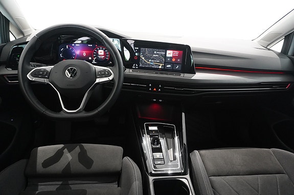 Volkswagen Golf VIII 11 of 30