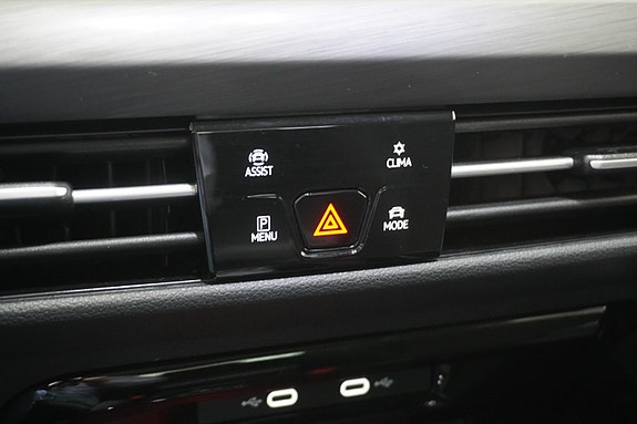 Volkswagen Golf VIII 13 of 30