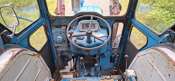 Ford 4000 5 of 12