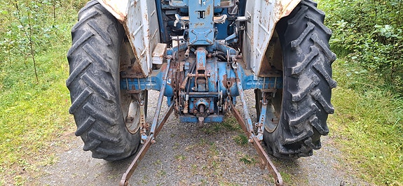 Ford 4000 6 of 12