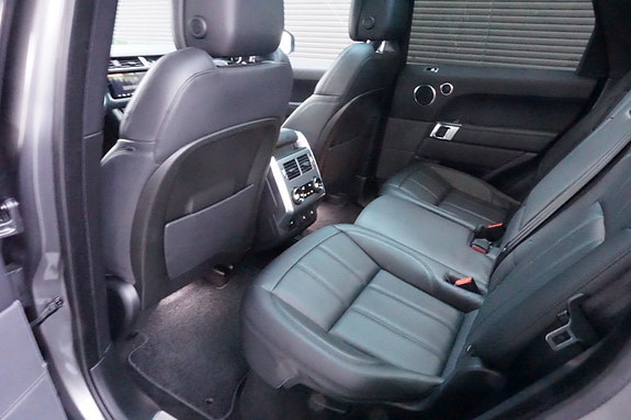 Land Rover Range Rover Sport 17 of 19
