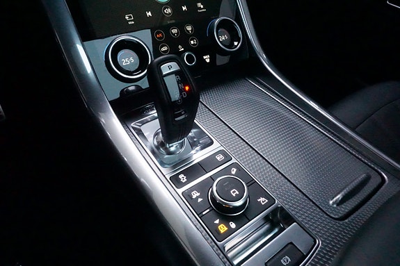 Land Rover Range Rover Sport 14 of 19