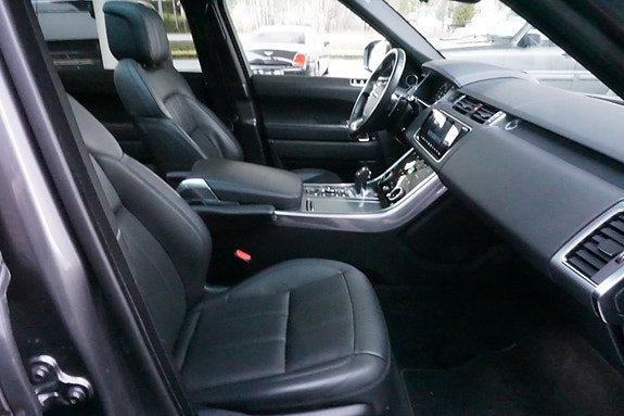 Land Rover Range Rover Sport 16 of 19