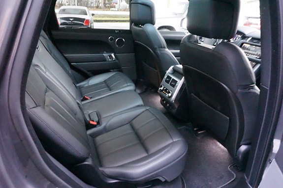 Land Rover Range Rover Sport 8 of 19