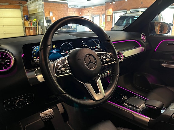 Mercedes-Benz EQB300 17 of 30