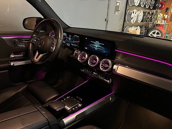 Mercedes-Benz EQB300 23 of 30