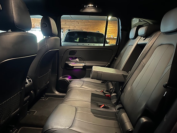 Mercedes-Benz EQB300 28 of 30