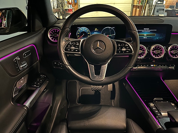 Mercedes-Benz EQB300 16 of 30