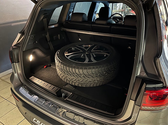 Mercedes-Benz EQB300 14 of 30