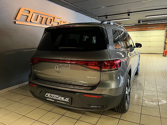Mercedes-Benz EQB300 10 of 30