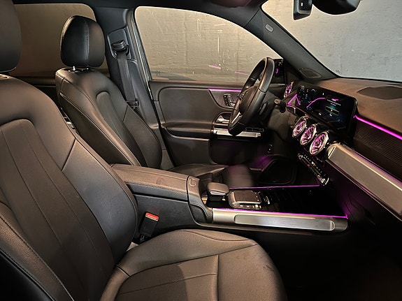 Mercedes-Benz EQB300 24 of 30