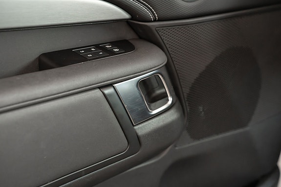 Land Rover Discovery 18 of 30