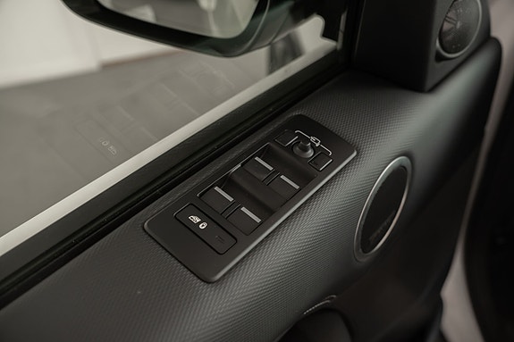 Land Rover Discovery 15 of 30