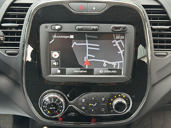 Renault Captur 18 of 28